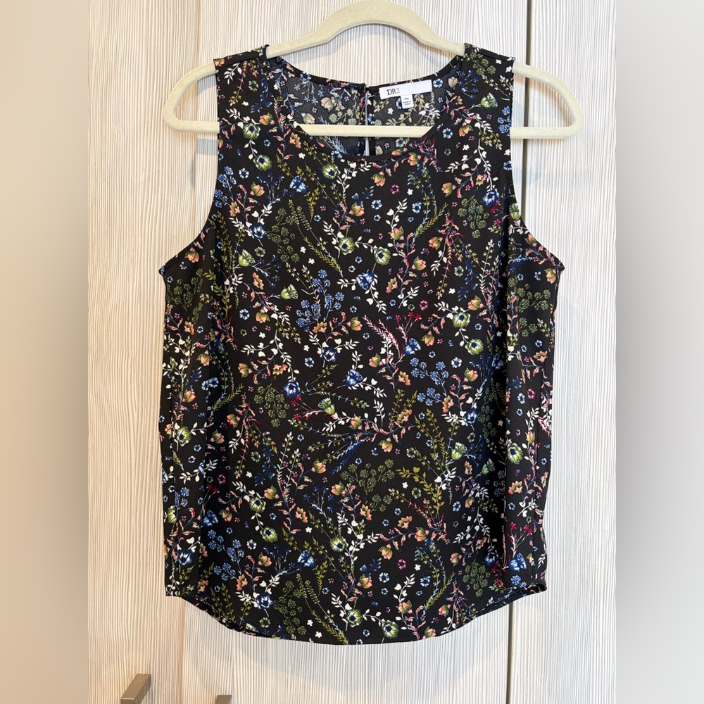 DR2 Petite Medium Black Floral Sleeveless Blouse Keyhole Back‎ Lightweight Easy